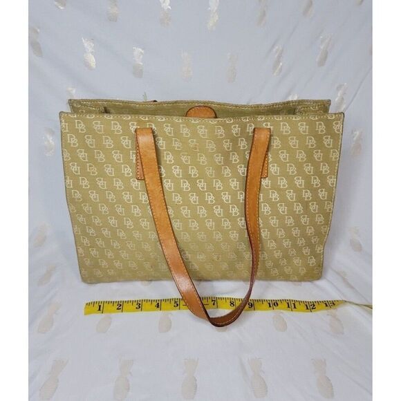 Vintage Dooney and Bourke Designer Handbag - Picture 2 of 3